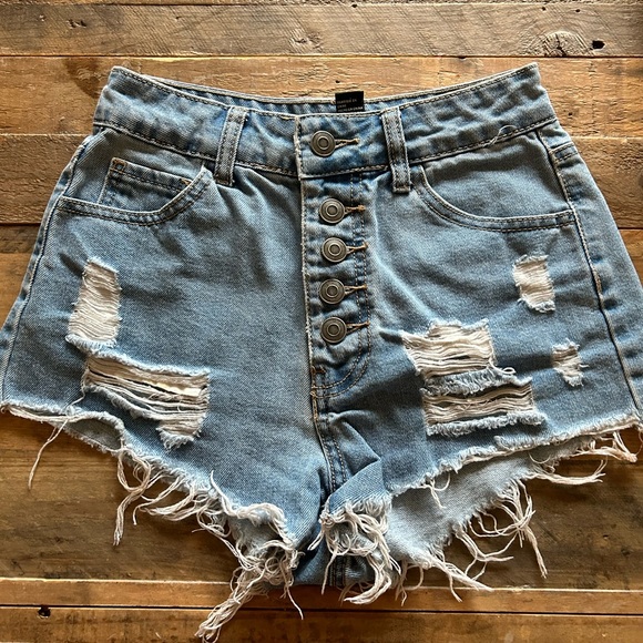 Forever 21 high rise denim shorts - Picture 2 of 2